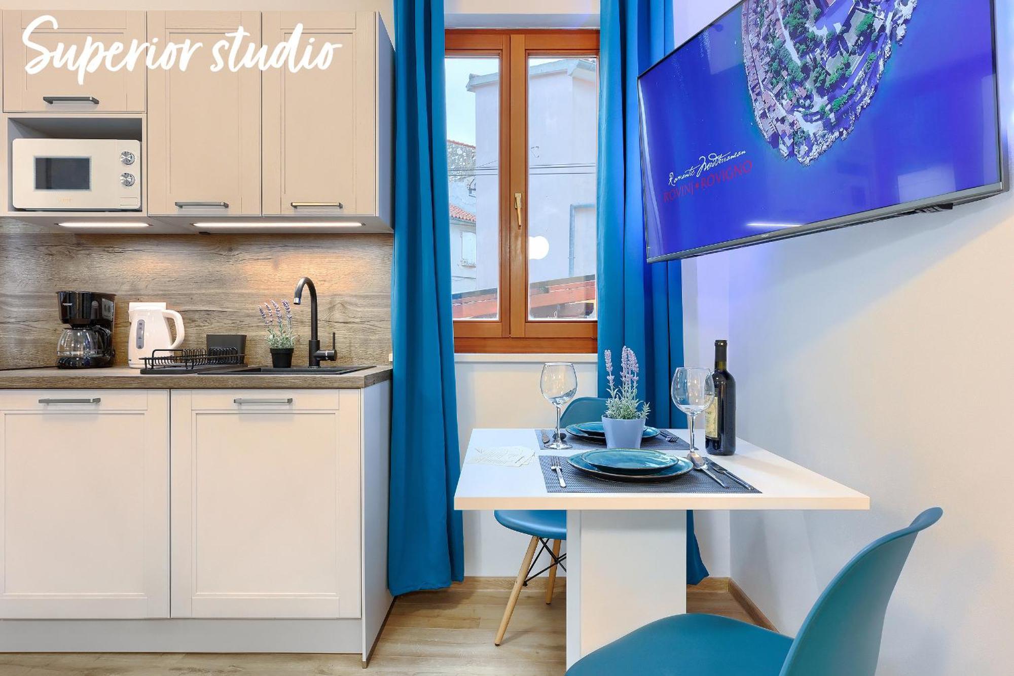 Studios Notte Sul Porto 로비니 외부 사진