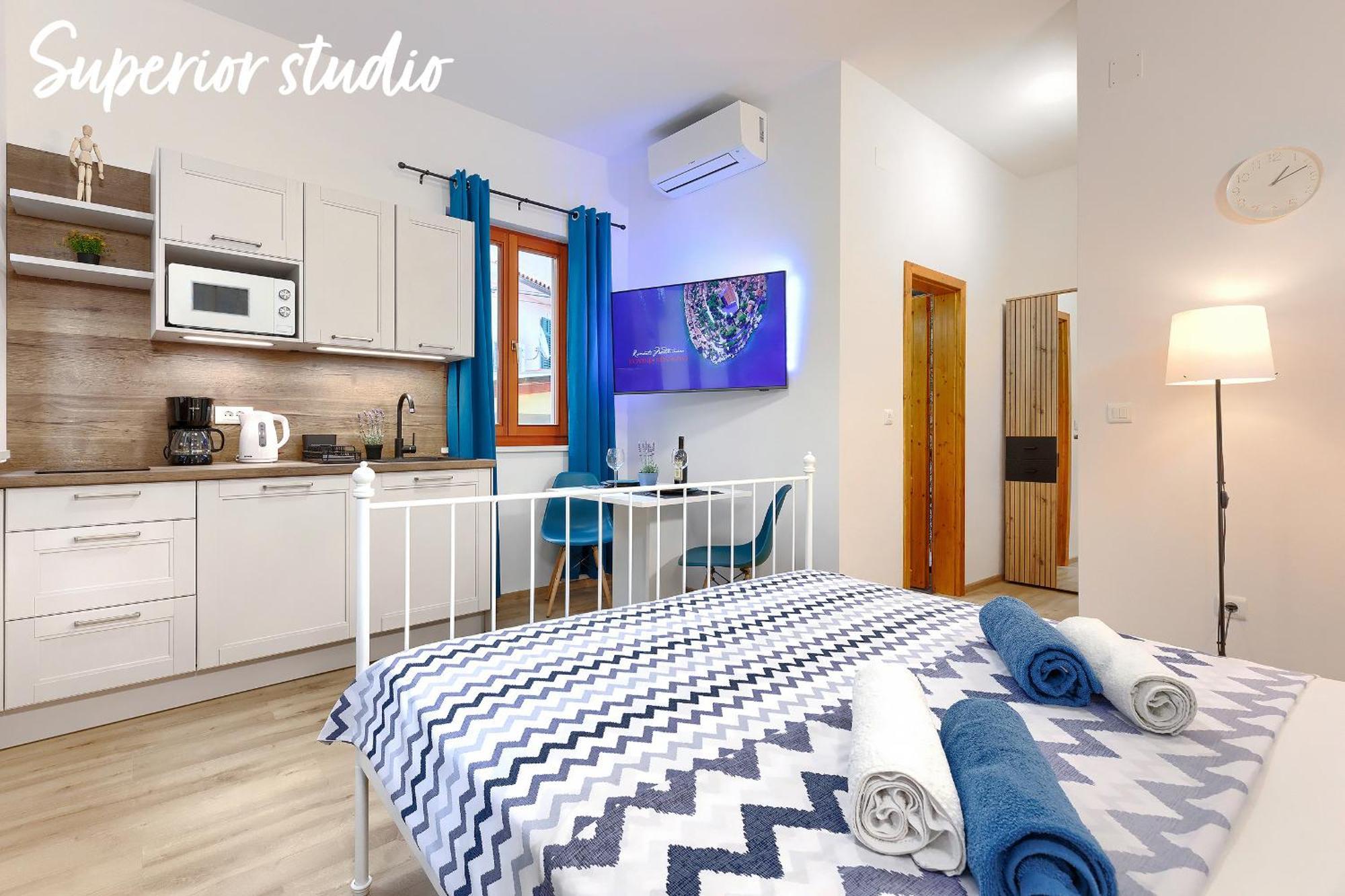 Studios Notte Sul Porto 로비니 외부 사진