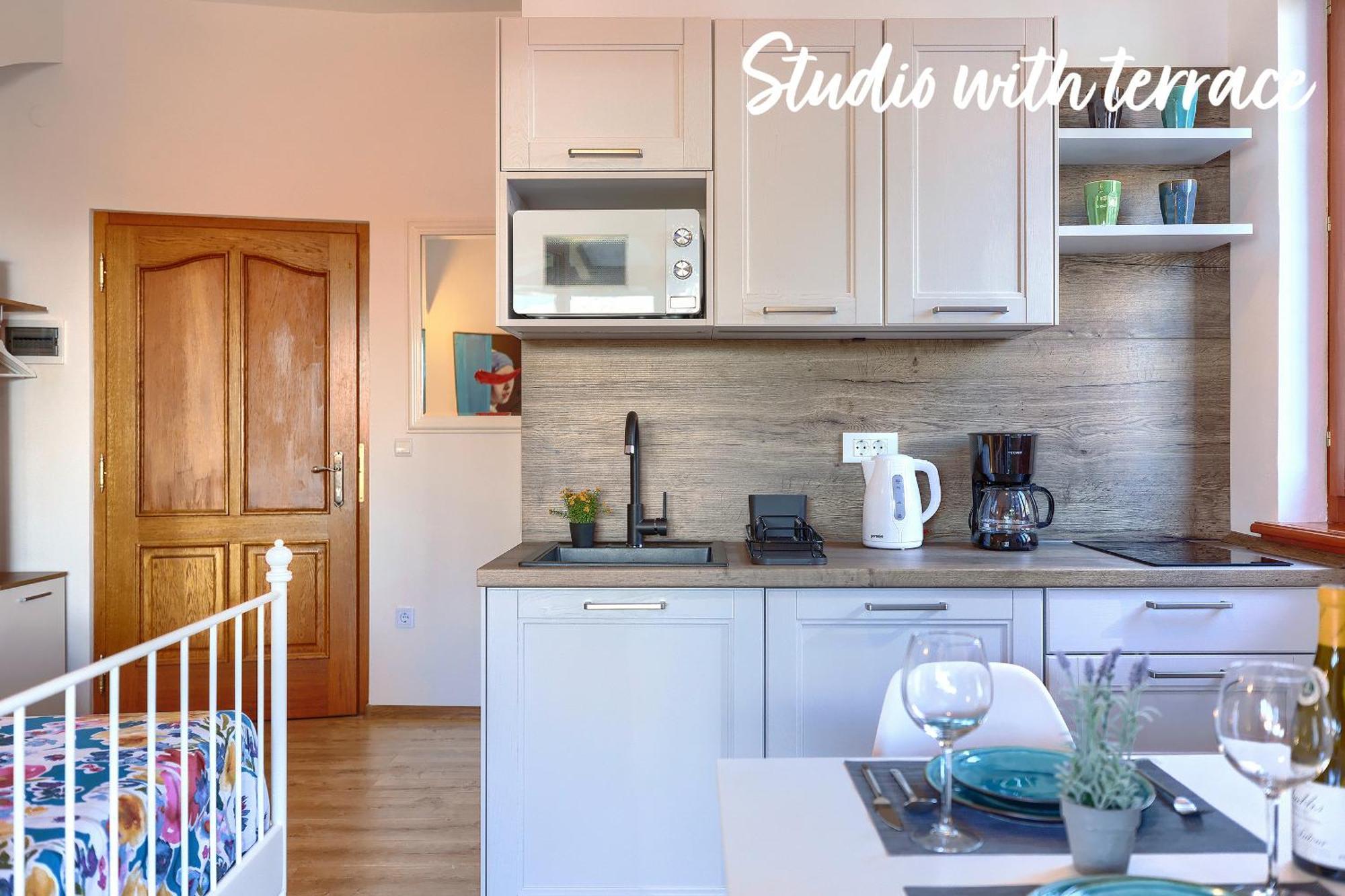 Studios Notte Sul Porto 로비니 외부 사진