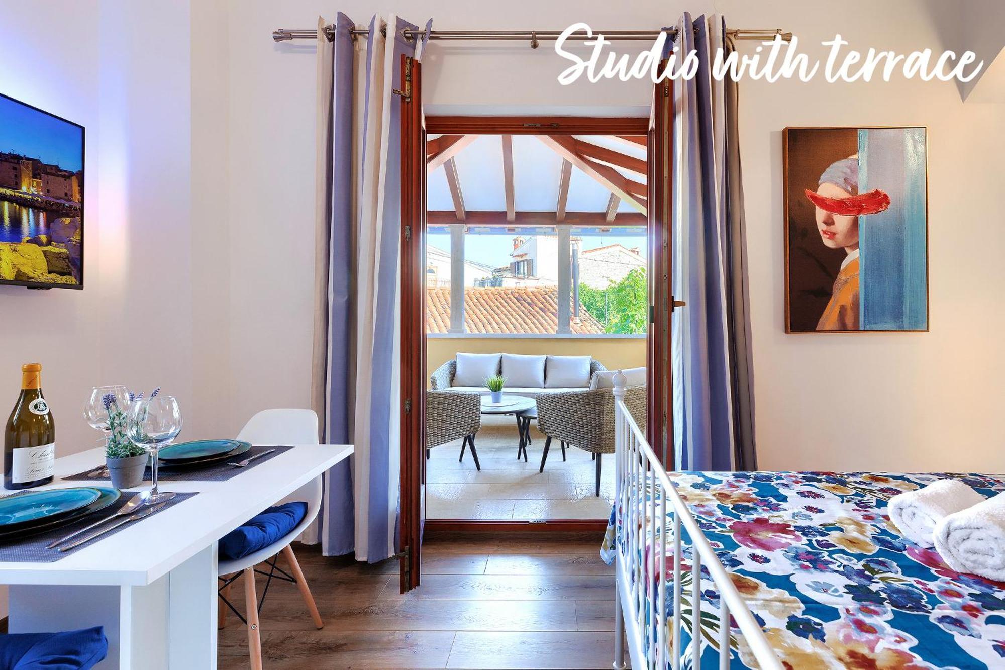 Studios Notte Sul Porto 로비니 외부 사진